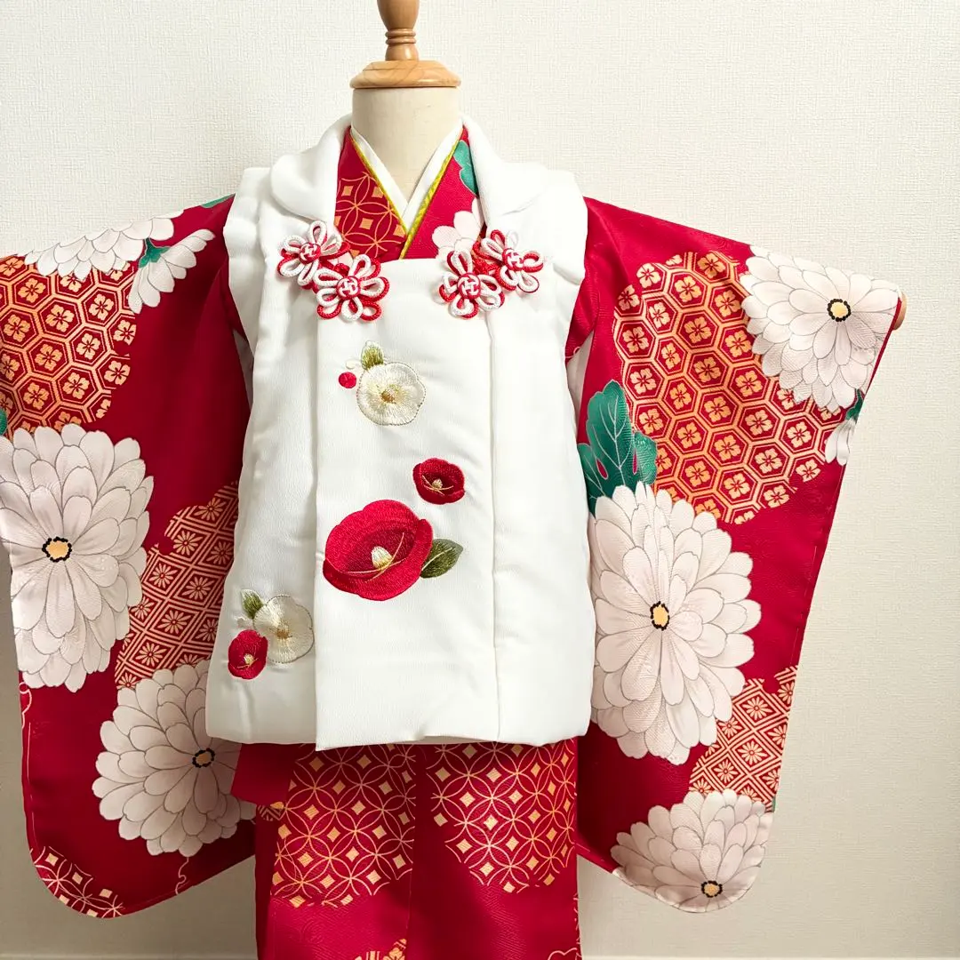 Thumbnail of Red 7-5-3 Festival 3-Year-Old Girl's Kimono, 8-Piece Set with Hifu Coat