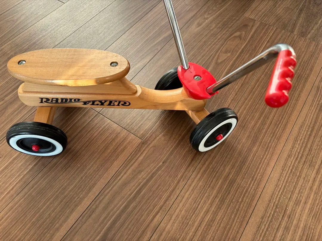 ラジオフライヤー　radioflyer 　木製4輪車 Amazon.co.jp: Radio Flyer ラジオフライヤー 【正規輸入代理店