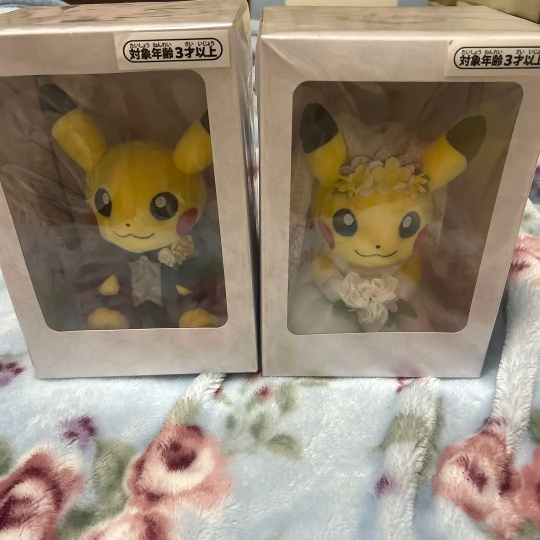 HAKONHWA　ピカチュウ ウェディング洋装 ぬいぐるみ 2体セット ポケセン限定 ピカチュウ ウェディングぬいぐるみ 洋装Ver．