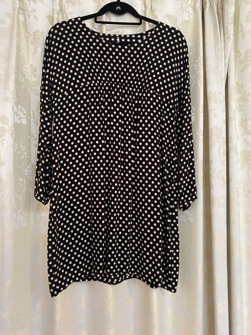 黑白圓點圖案⭐︎女衫 的縮圖