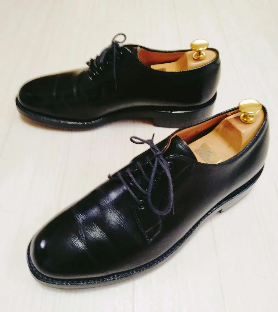 Thumbnail of Excellent condition! Brooks Brothers, Alden-made plain toe derby, model 00069