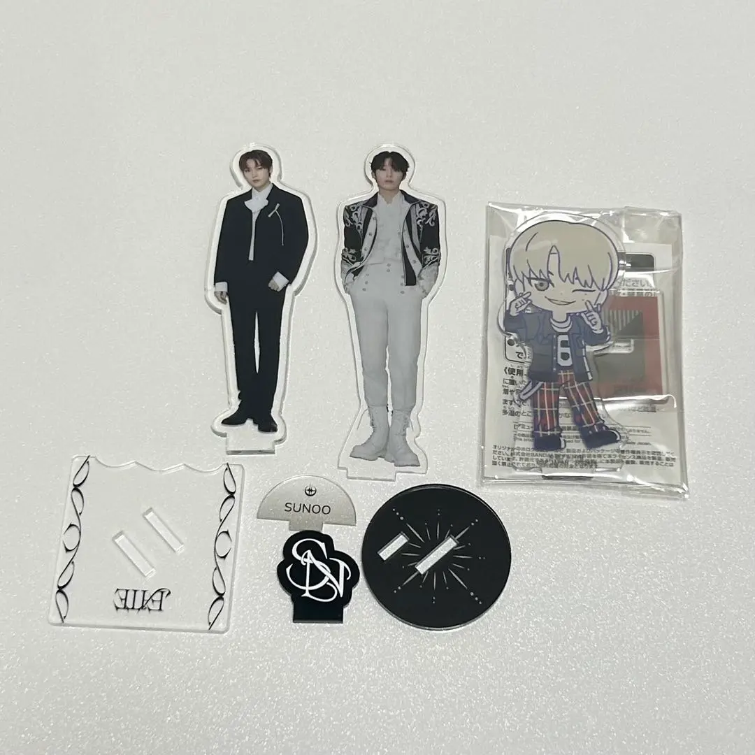 ENHYPEN 善禹 亞克力立牌套組 的縮圖