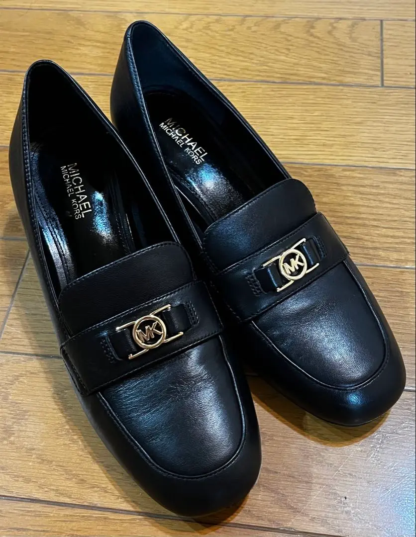 新品　Michael kors ローファー　黒23cm MICHAEL KORS レザー ローファー 23cm ヒール7.6cm - メルカリ