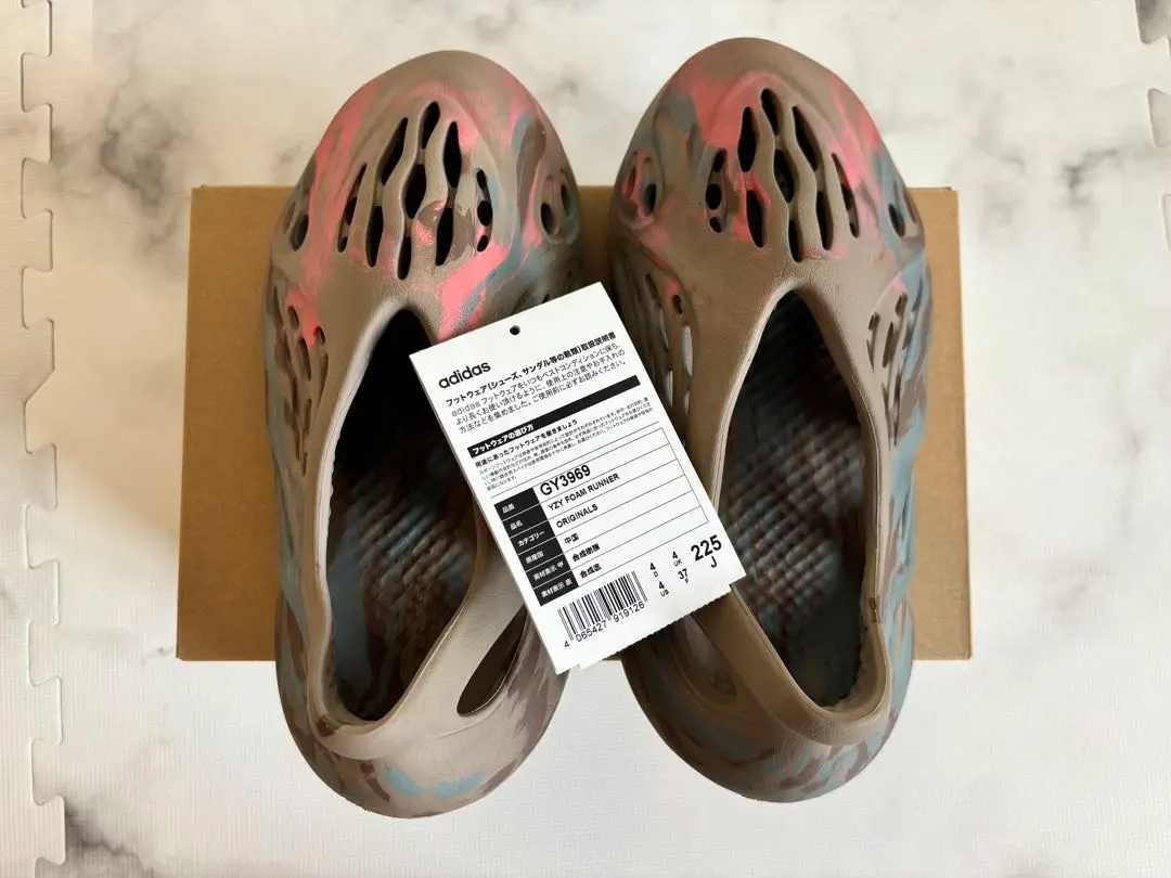 2025年最新】yeezy foam runner 23.5の人気アイテム - メルカリ