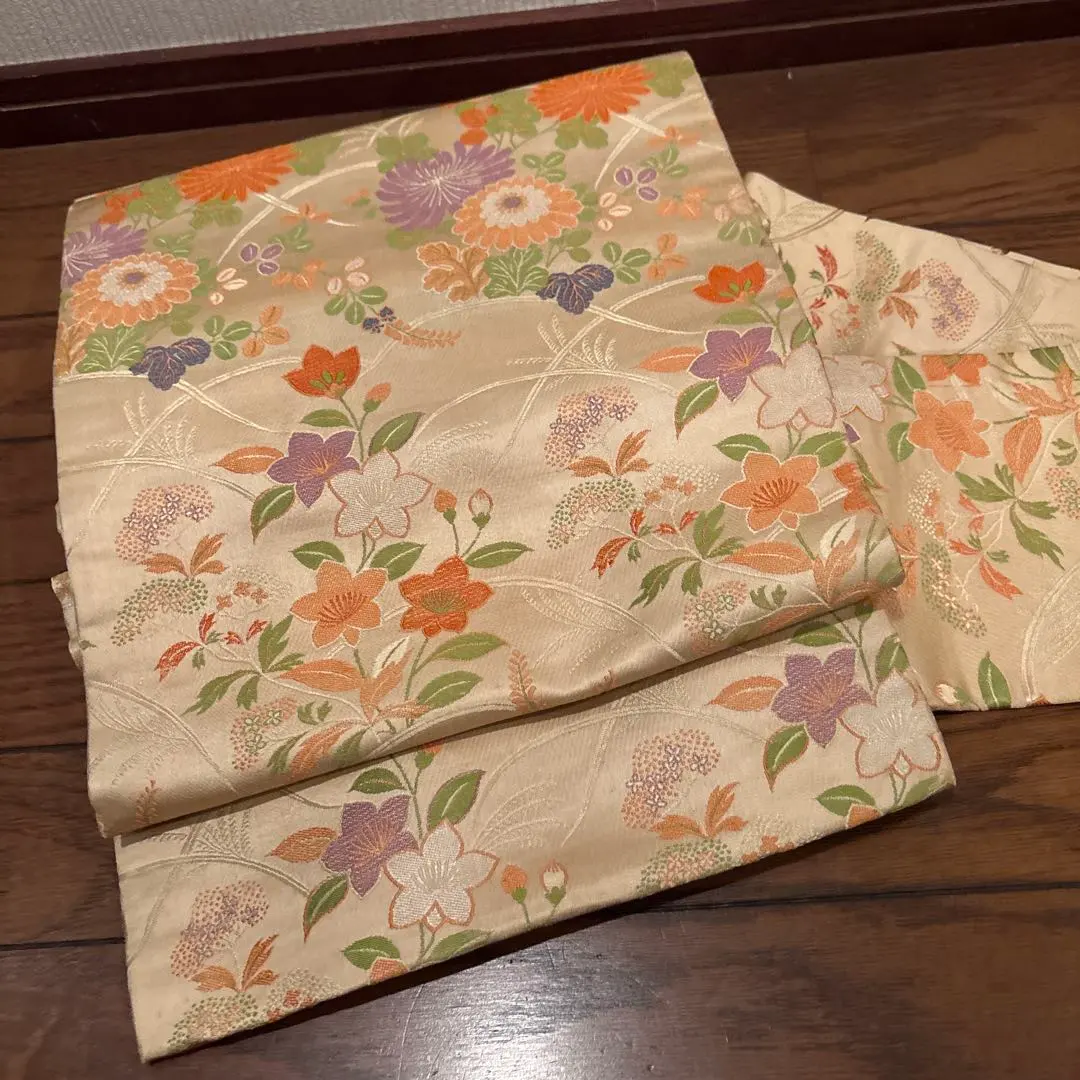 Thumbnail of Final retro antique Nagoya obi, beautiful condition. Maru obi (full-width obi), elegant atmosphere, all-over pattern, length approximately 303cm.