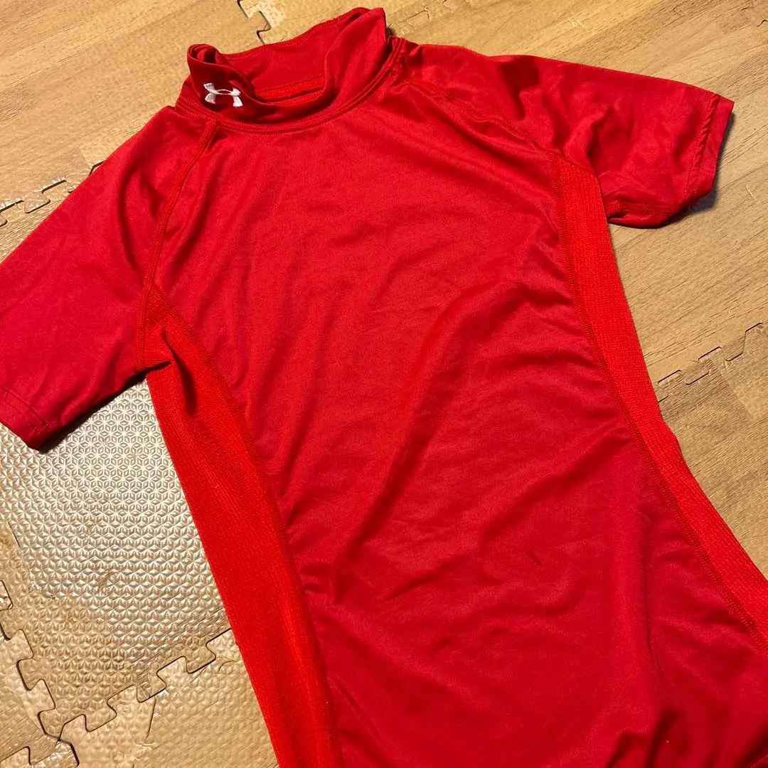 Thumbnail of Red high-neck sportswear, sizes 110-120 (cm)