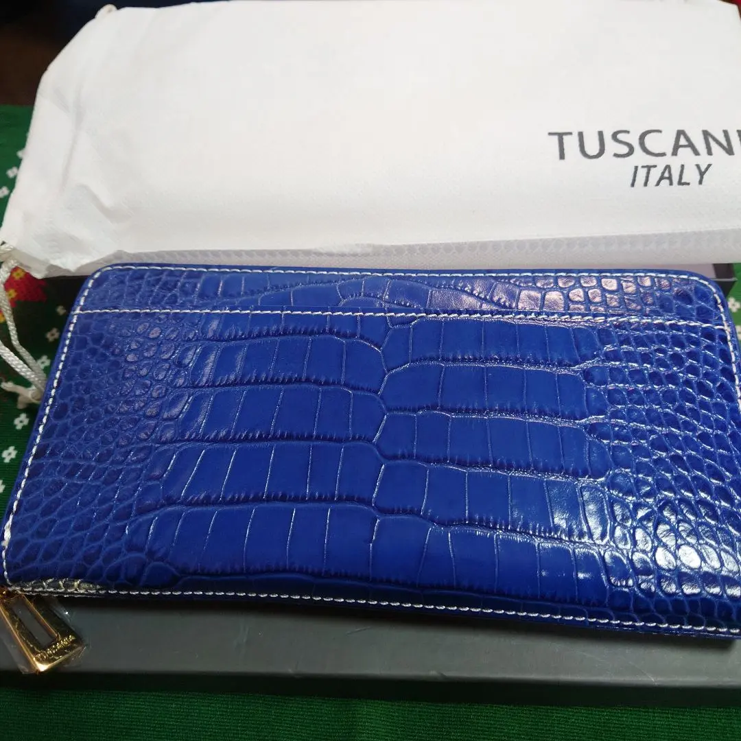 新品未使用】TUSCANIA トスカーニア クロコ型押しレザー 長財布