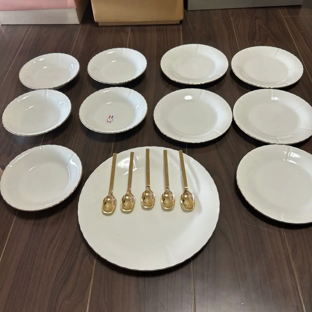 餐具套裝 陶瓷 11件盤子 配金色湯匙 I 的縮圖