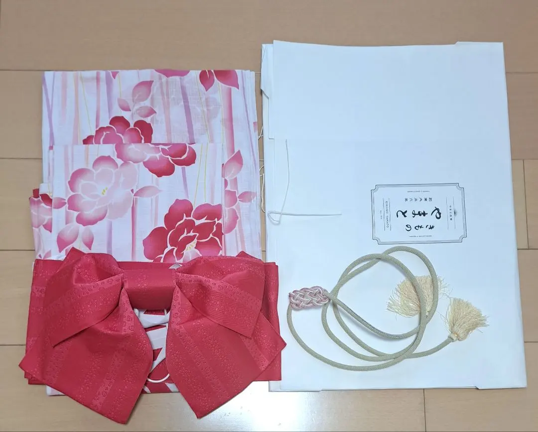 Thumbnail of Final price reduction. Beautiful condition. Dry cleaned. Yukata (summer kimono) 150cm, obi (sash), and obi decoration set.