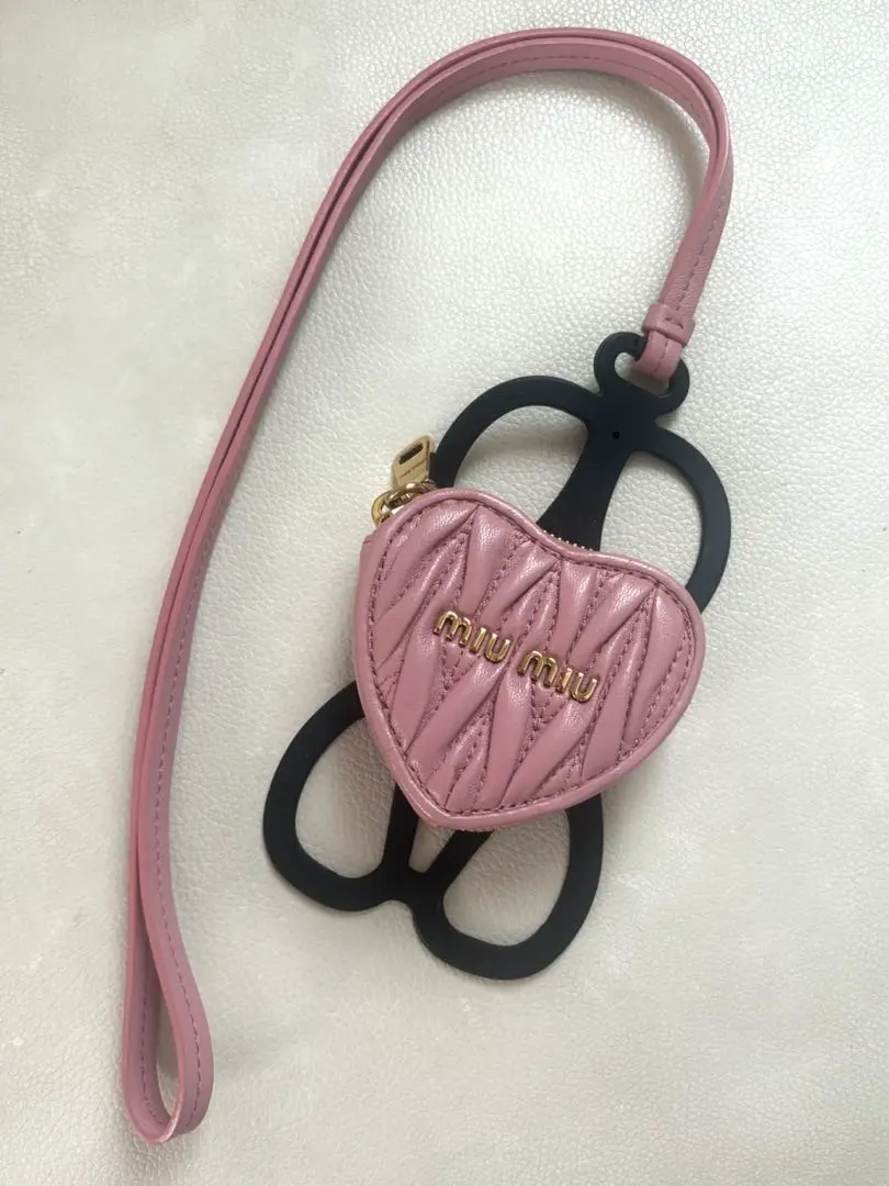 2025年最新】miumiu スマホケース 12の人気アイテム - メルカリ