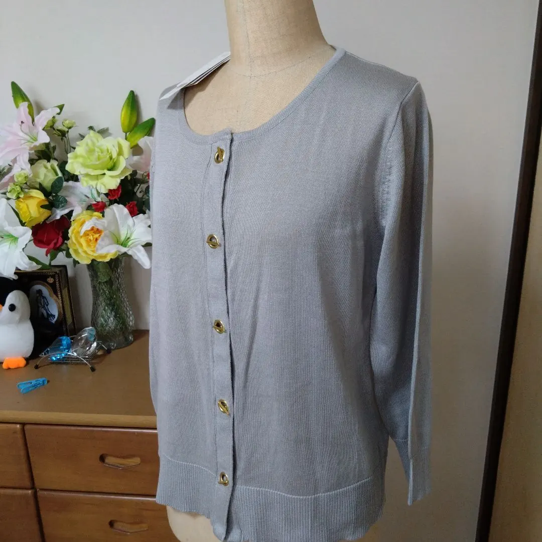 Thumbnail of Rib-knit gray long-sleeved cardigan