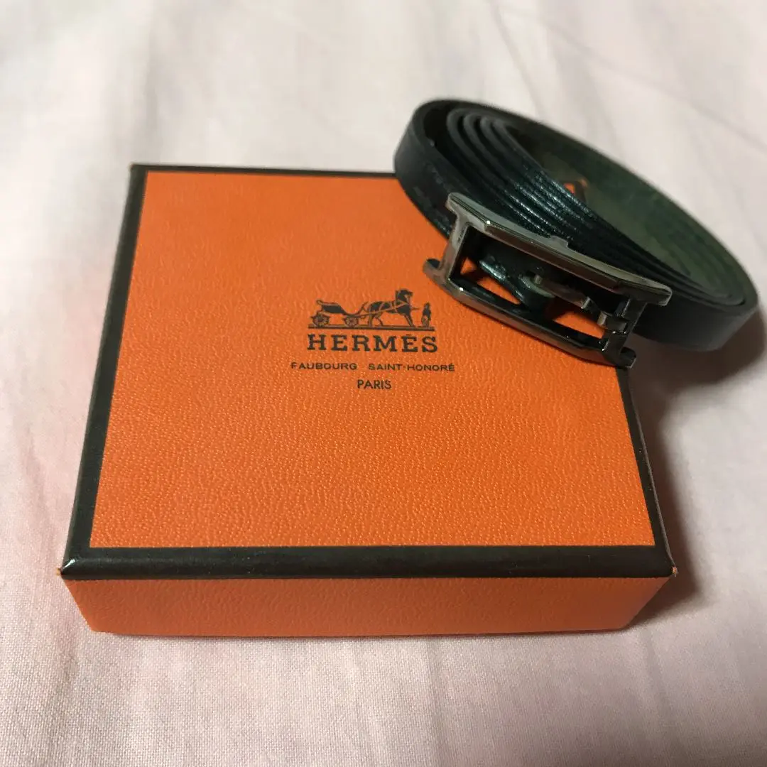 HERMÈS ブラック超美品❗️ レザーバングル、ほぼ新品未使用品‼️ 2025年最新】HERMES カラー：ブラック系 バングル・リストバンド