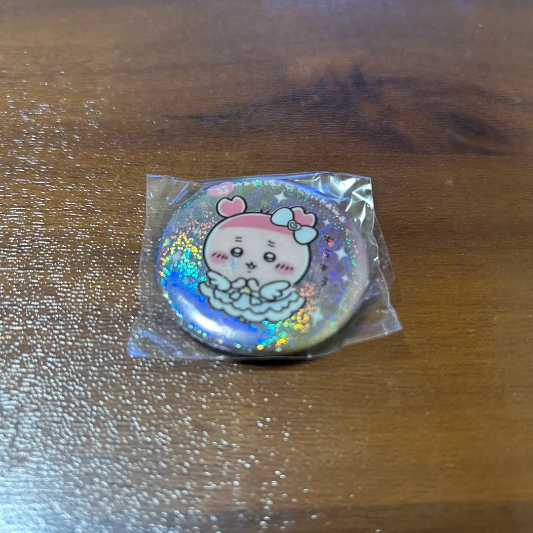 Thumbnail of Chikawa Super Magical Chikawa Hologram Can Badge: Old Bookstore Crab Can Badge