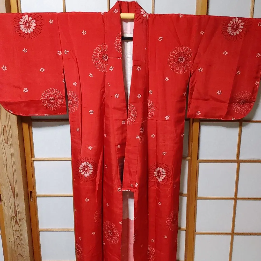 紅色花紋和服 的縮圖