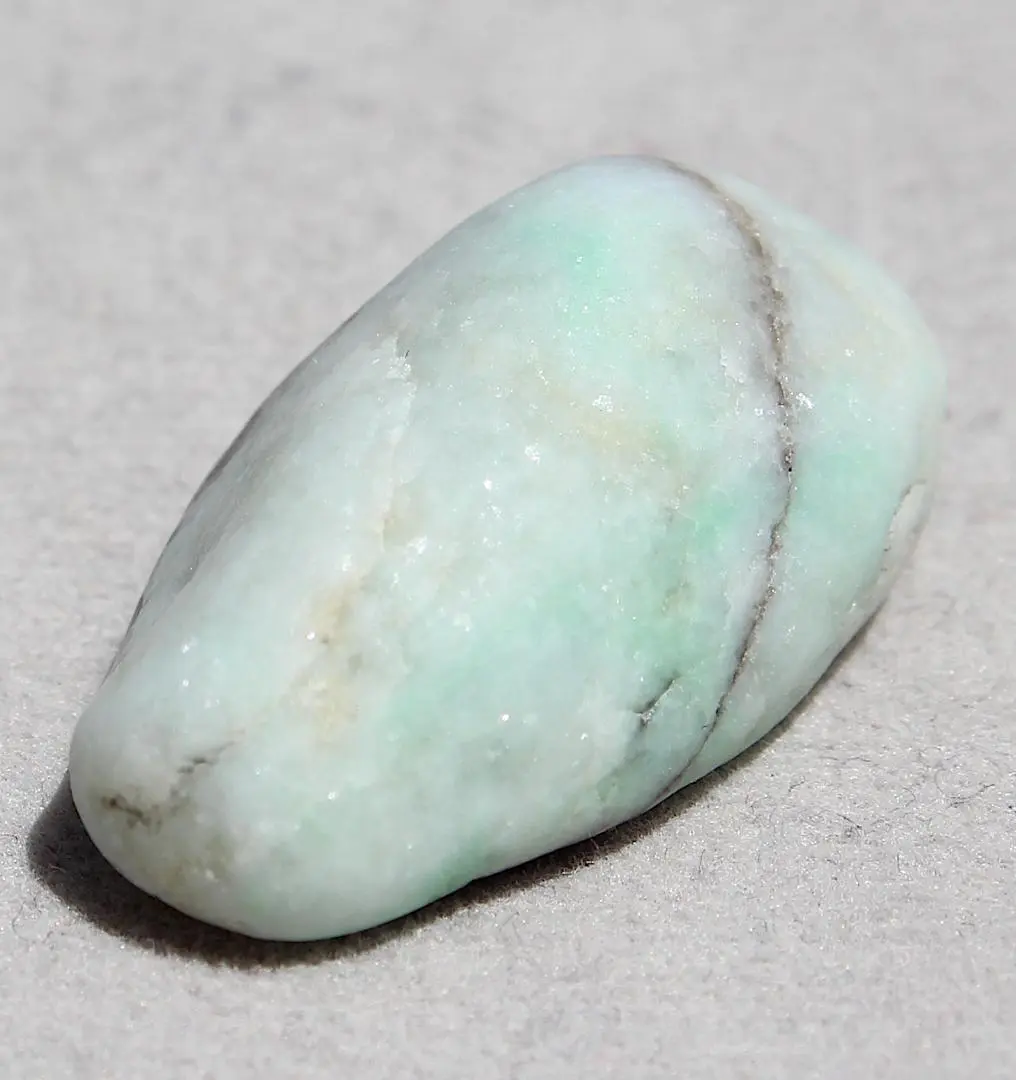 糸魚川翡翠原石【海岸・糸巻き】158g 2025年最新】糸巻きヒスイの人気アイテム - メルカリ
