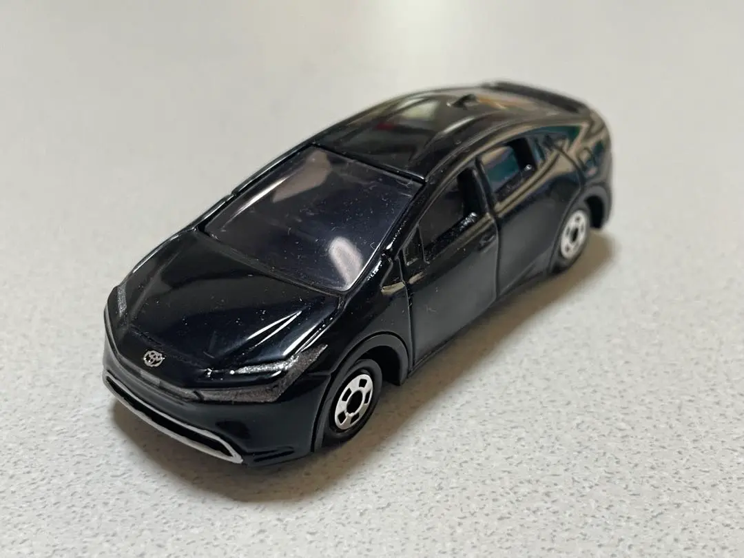 トミカ改造トヨタ 新型プリウス ブラック全塗装品 深リムホットウィール エアロ トミカ改造トヨタ 新型プリウス ブラック全塗装品 深リムホット