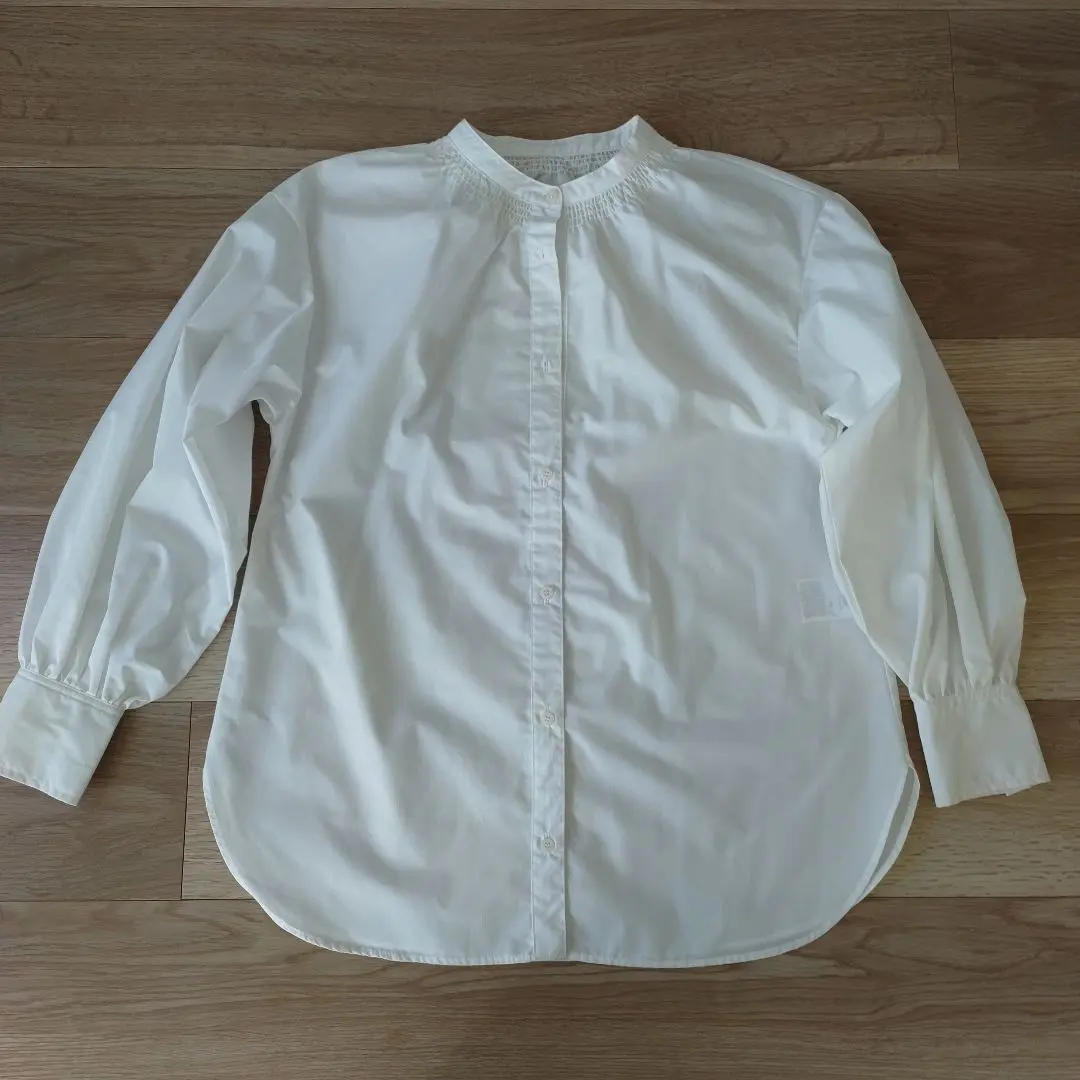 Thumbnail of White long-sleeved shirt, size S