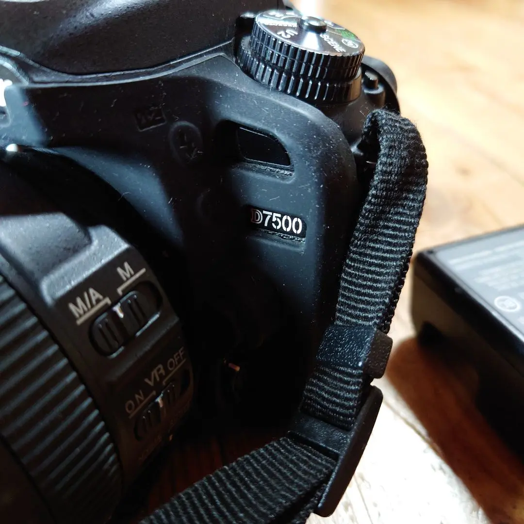 Nikon D7500 デジタル一眼レフカメラ レンズAF-S 18-300mm ニコン デジタル一眼レフカメラ D7500 ボディ＆ニコンレンズ AF