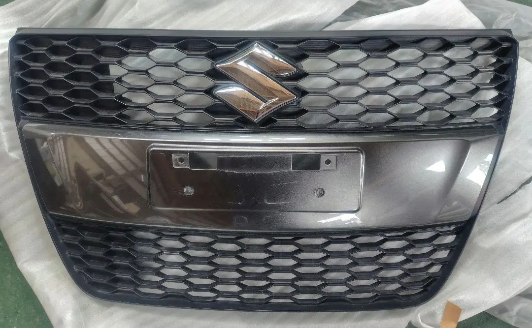 スズキ　スイフトスポーツ zc32s 純正フロントグリル　引き取りもOK スズキ スイフトスポーツ zc32s 純正フロントグリル 引き取りも