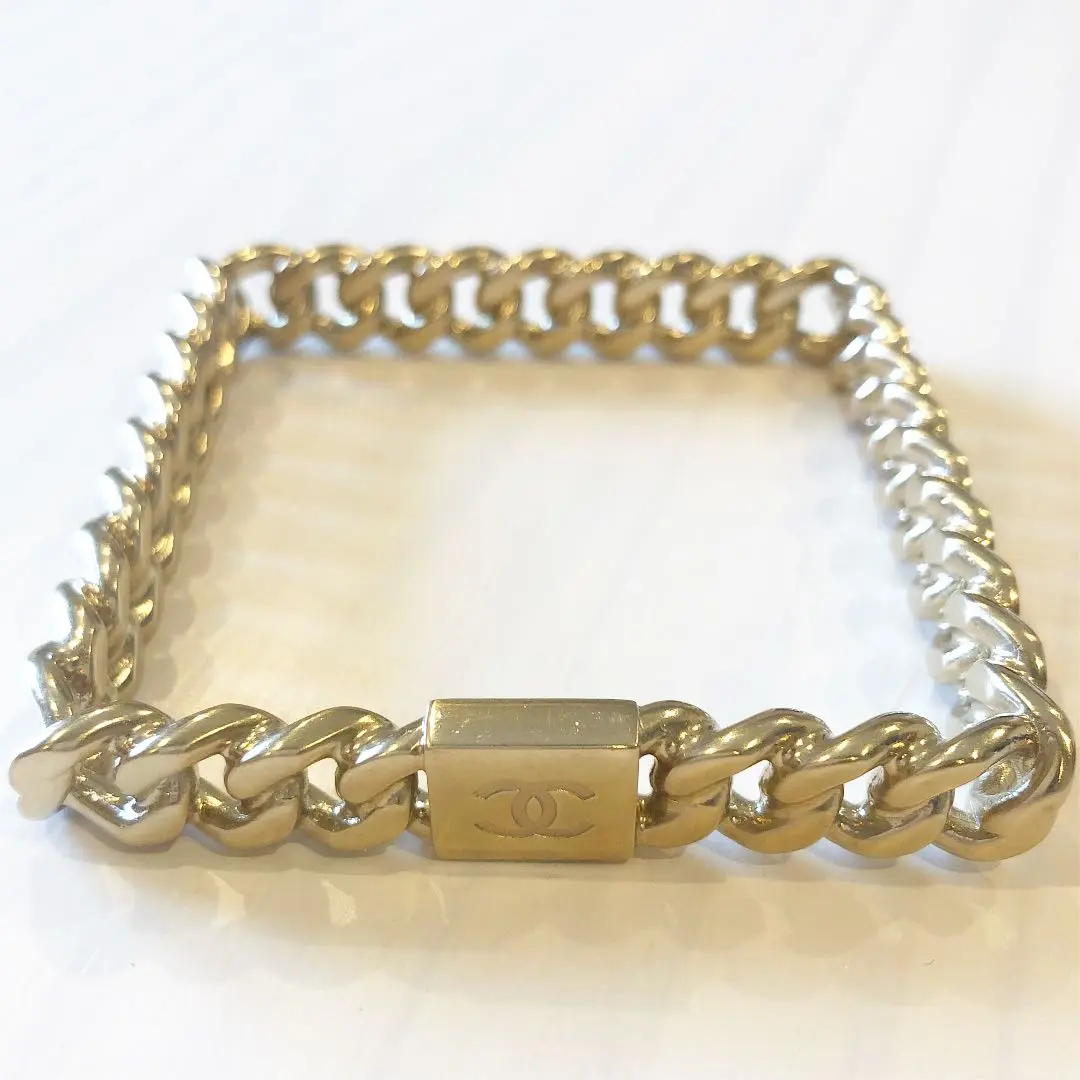 CHANEL シャネル ラウンド ブレスレット 23 ゴールド 箱付き 希少 CHANEL シャネル ラウンド ブレスレット 23 ゴールド 箱付き 希少