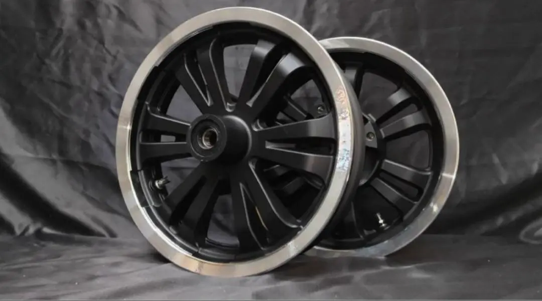 フォルツァ　MF10　前後ホイール、タイヤセット DUNLOP ホンダ フォルツァX MF10 ダンロップ タイヤ前後セット