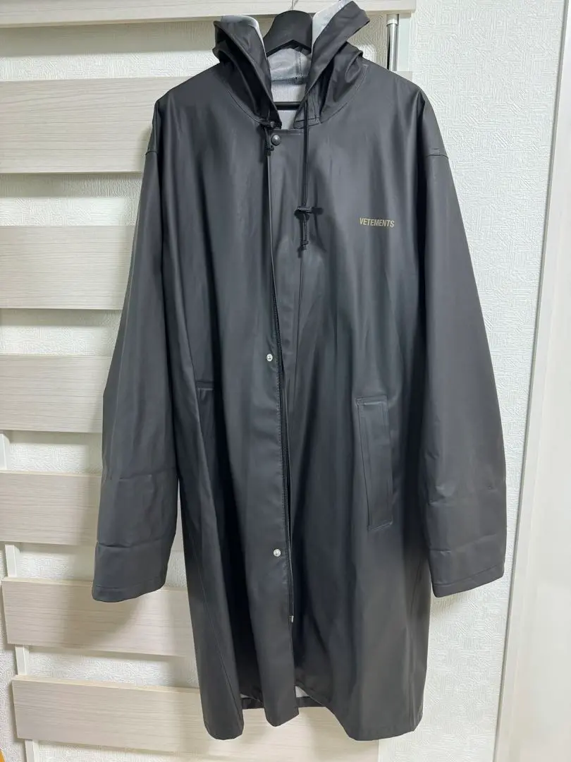 VETEMENTS レインコート VETEMENTS レインコート (VETEMENTS/コートその他) UE52CO100B