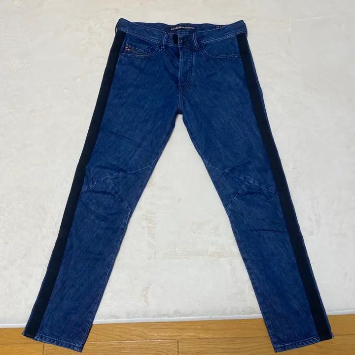 DIESEL BIAS-CUT DENIM COLLECTION ダークブルー ディーゼル、 バイアスカットによる進化系デニムを日本限定で