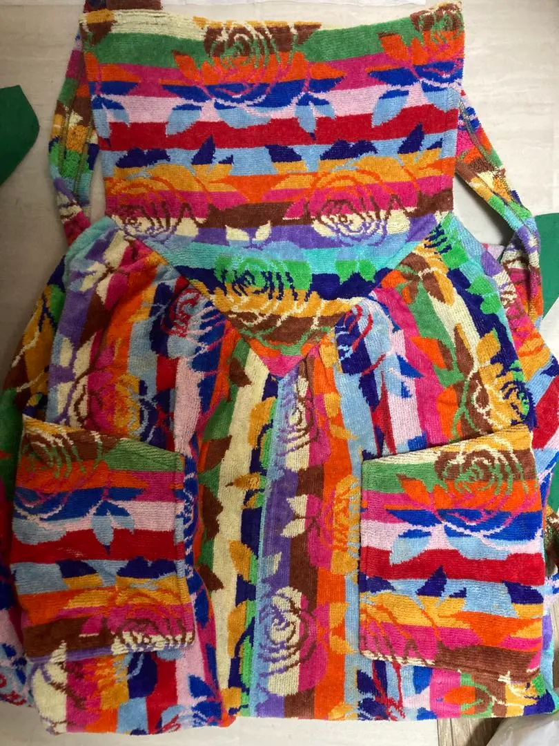 保管未使用　カラカラ 高級タオル地 エプロン カラフル 保管未使用 カラカラ 高級タオル地 エプロン カラフル - メルカリ