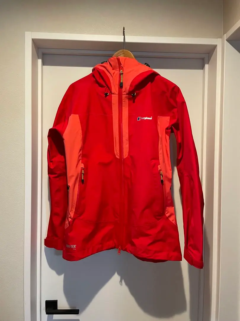 berghaus - berghaus GORE-TEX アルコバレーノ レインジャケットL 未使用品 メイド・イン・イングランドでゴアテックス搭載。梅雨を迎える前