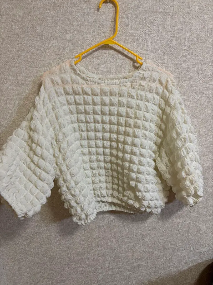 Thumbnail of White volume sleeve top, F size
