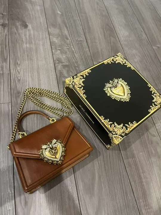 【DOLCE&GABBANA】デヴォーション ハンドバッグ スパンコール レッドのウィメンズ ディヴォーション バッグ スモール カーフ