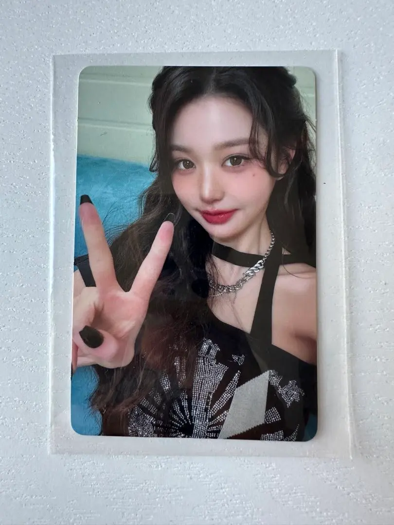 Thumbnail of IVE Be Alright First Press Limited Edition Trading Card Wonyoung