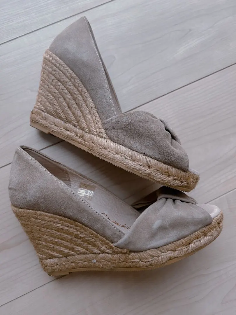 Gaimo（蓋莫） 蝴蝶結草編坡跟涼鞋 的縮圖