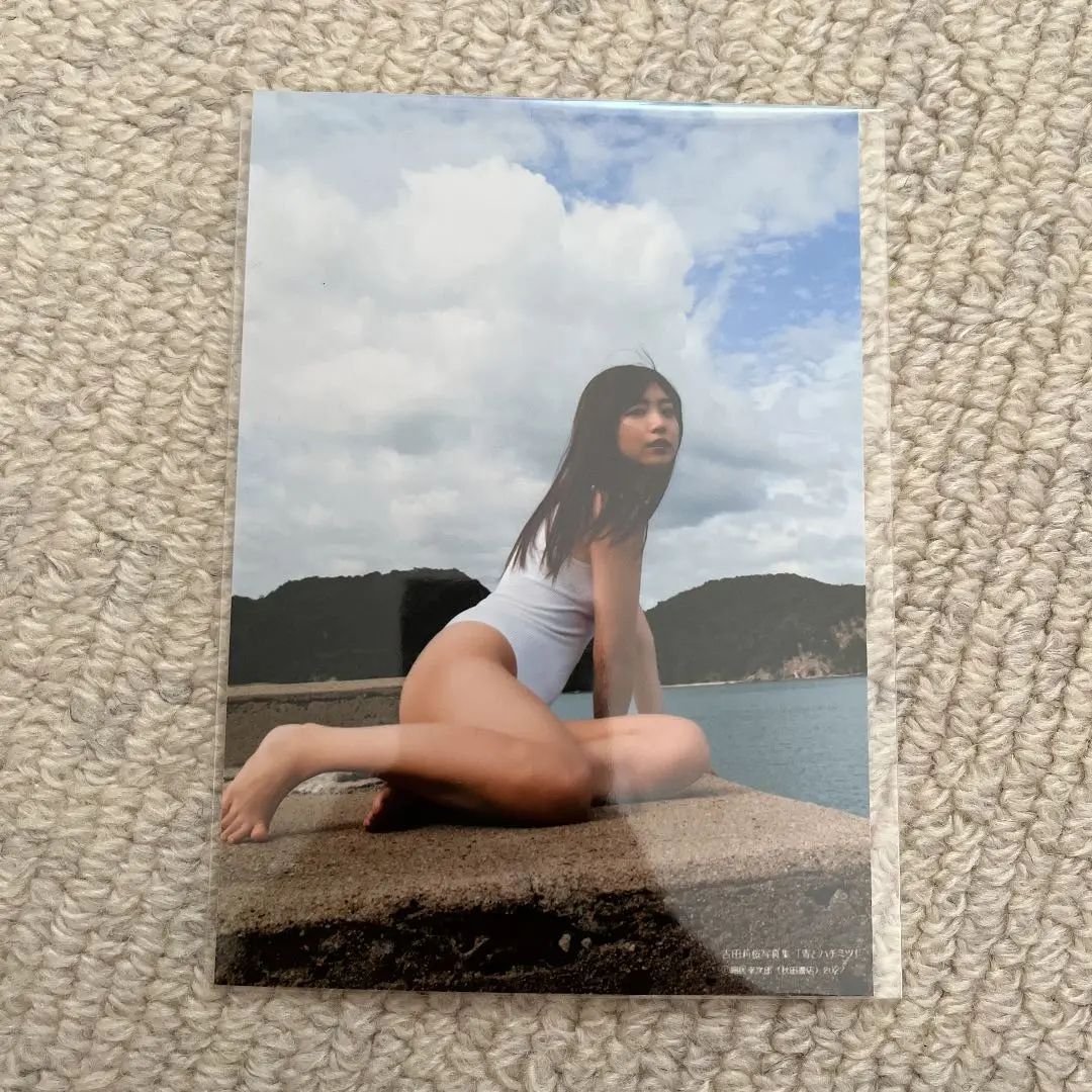 吉田莉桜 直筆サイン入り写真パネル 吉田莉桜 サイン入り写真パネル | TOKYO NEWS マガジン＆ムック