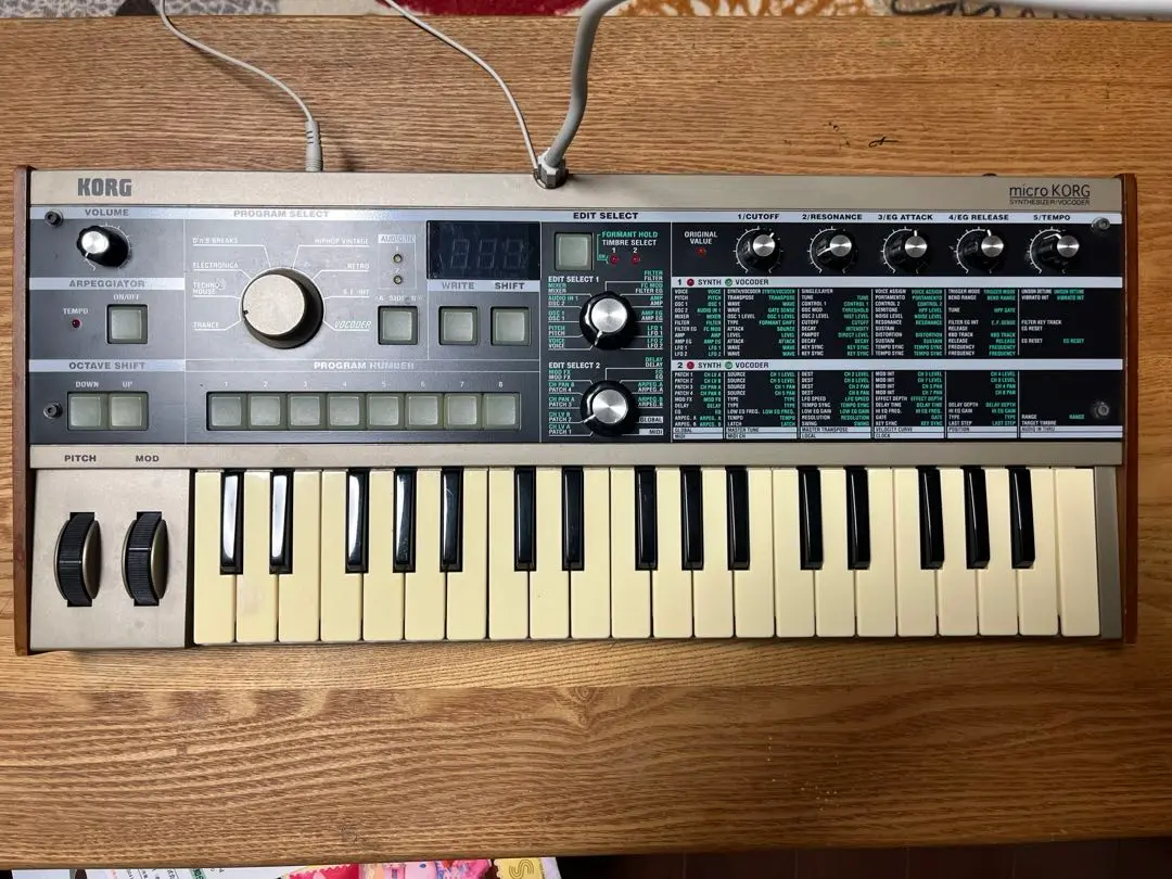 KORG アナログ モデリング シンセサイザー microKORG 37鍵 Amazon | KORG アナログ モデリング シンセサイザー ボコーダー