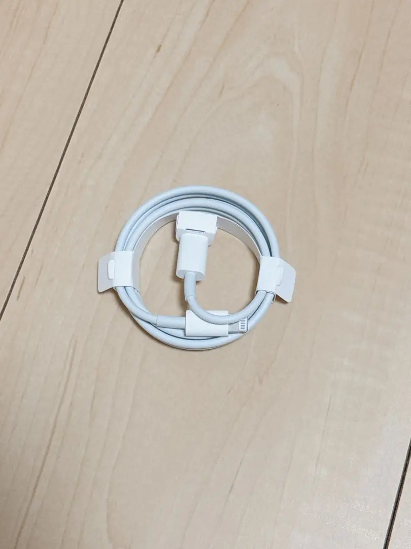 Thumbnail of Apple Lightning Charger (Genuine)
