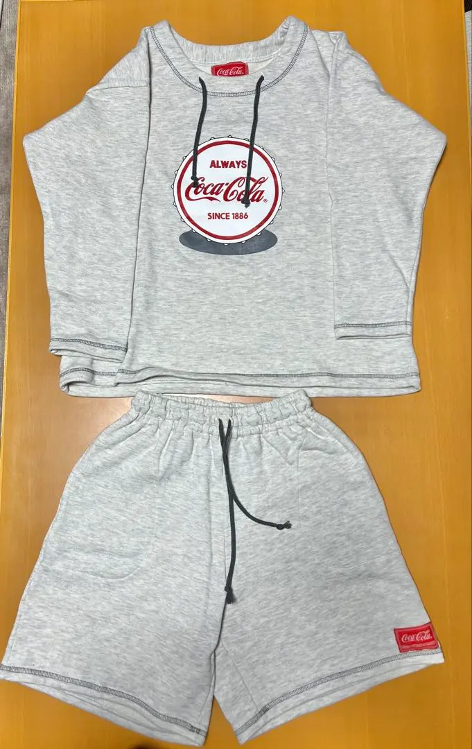可口可樂 運動衫 套裝 的縮圖