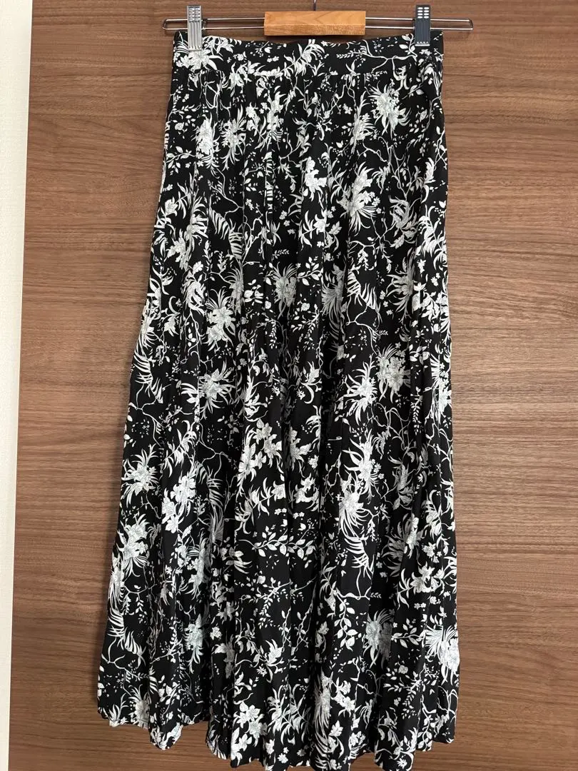 Thumbnail of Floral flared skirt, size M