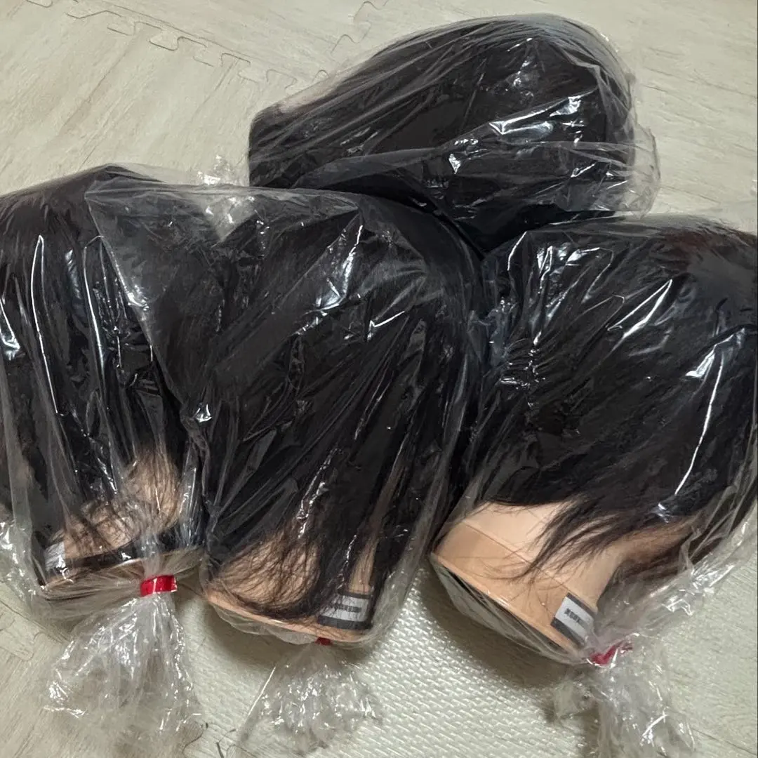 Thumbnail of Wig set of 4, black