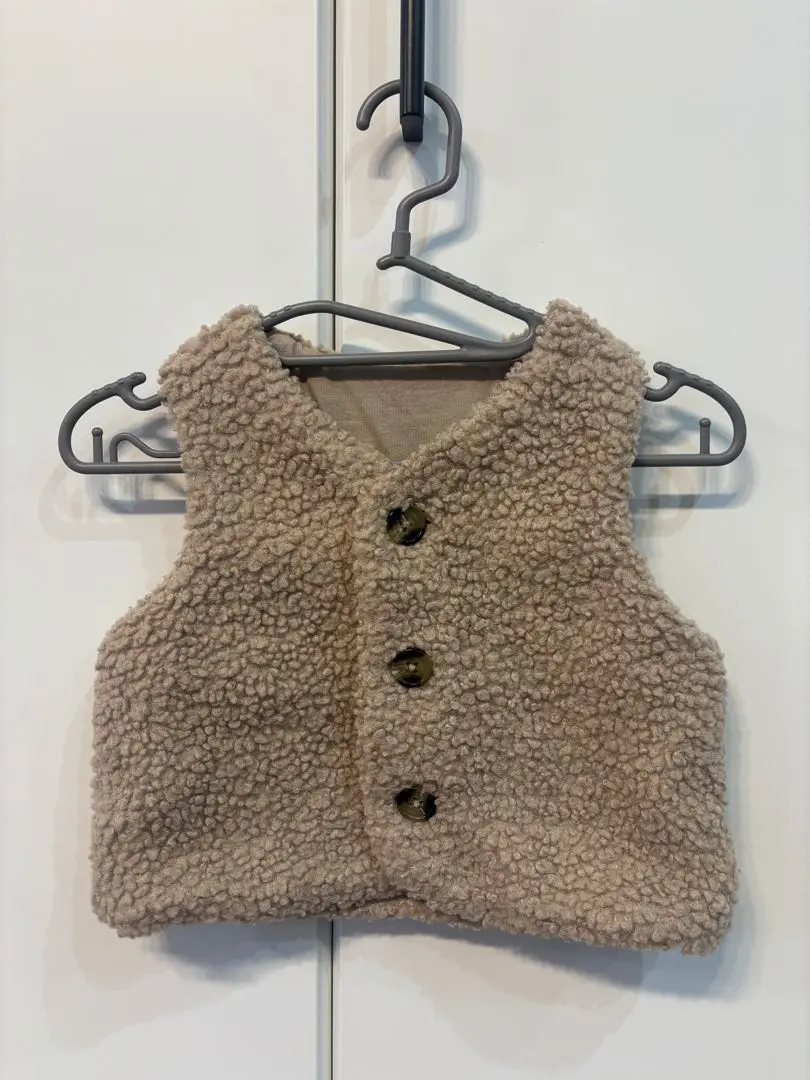 Thumbnail of 70 GU Boa Vest