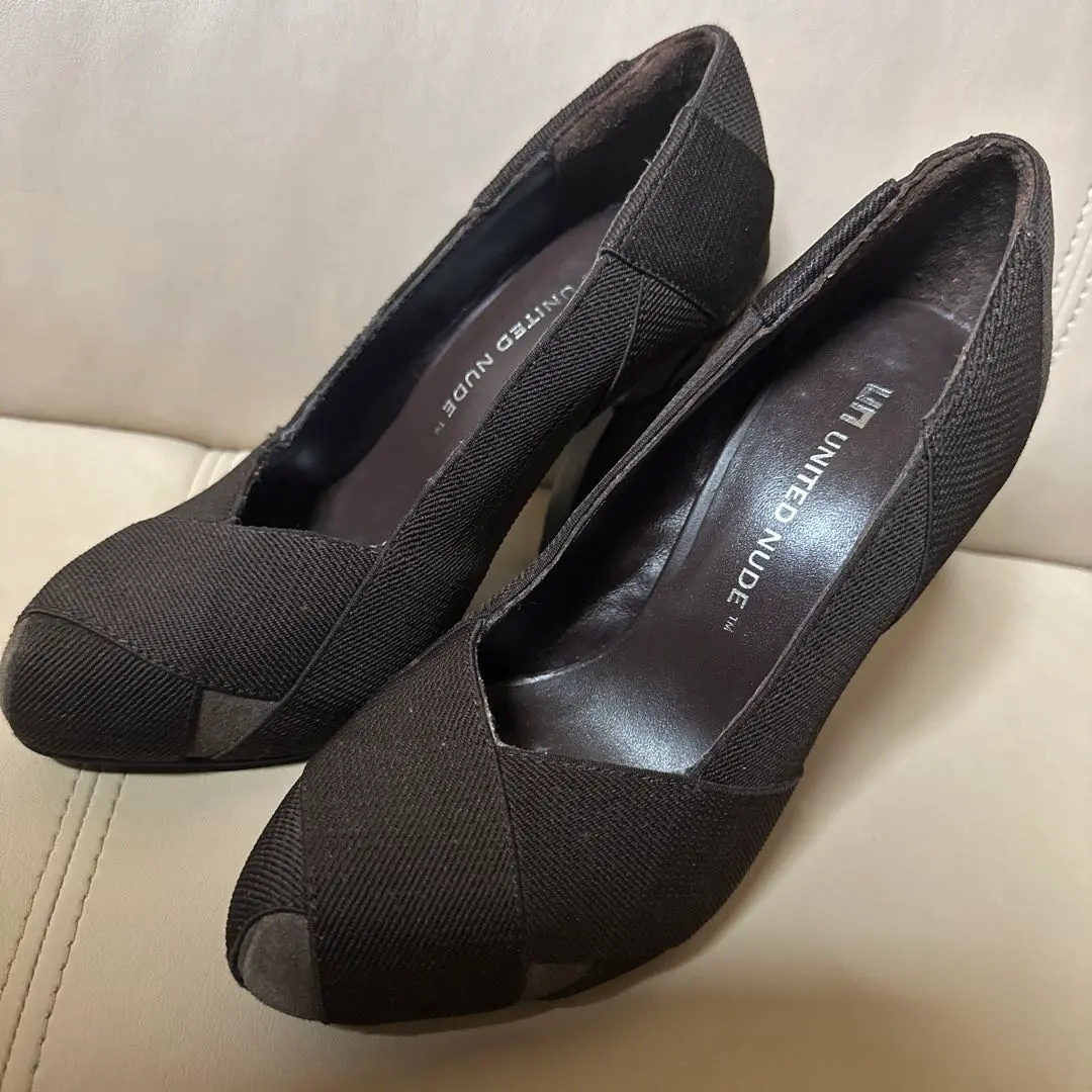 【ユナイテッドヌード】ポインテッドトウ レザーパンプス（黒） 2025年最新】UNITED NUDE つま先：ポインテッドトゥ レディース