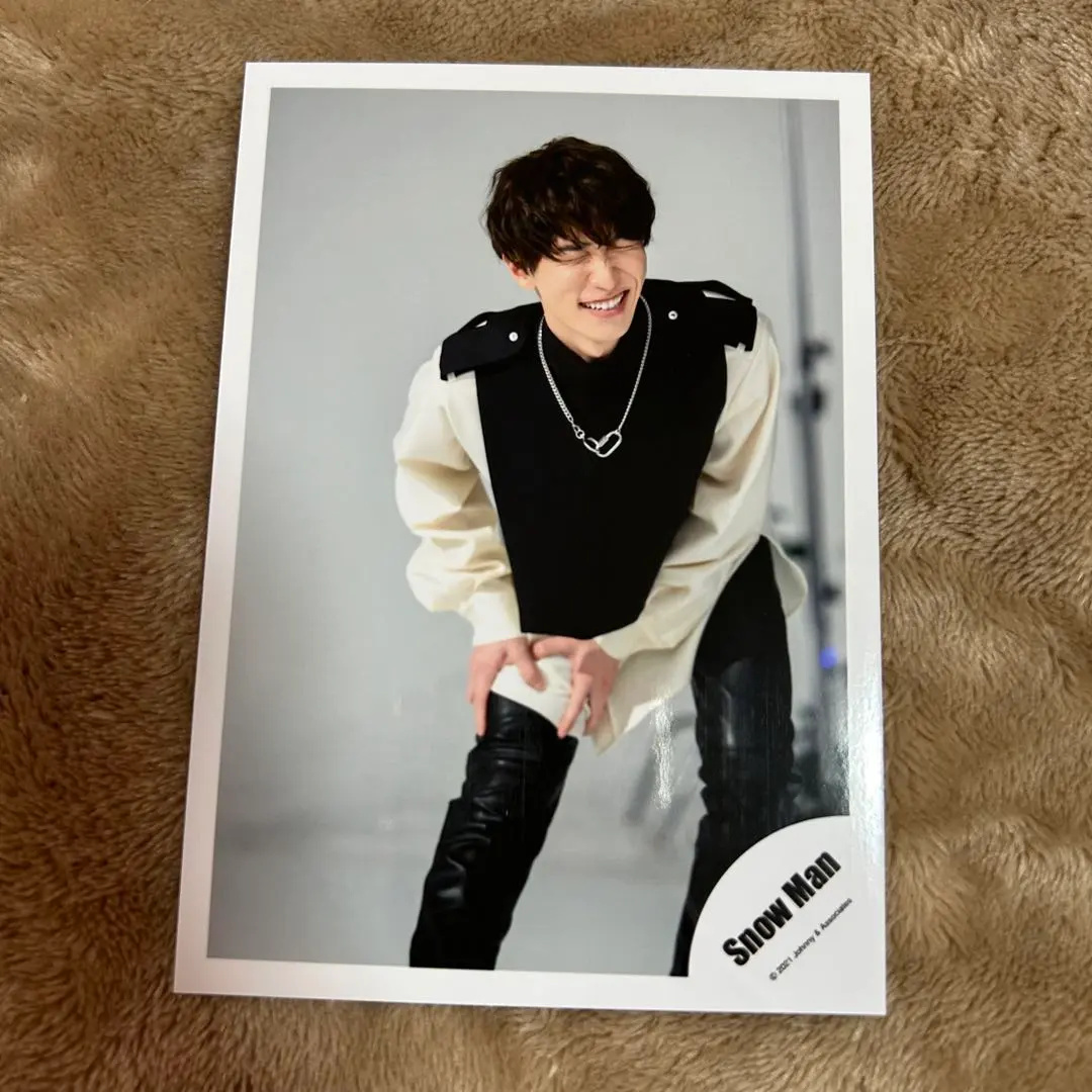 Thumbnail of Shota Watanabe (Snow Man) official photo - Grandeur