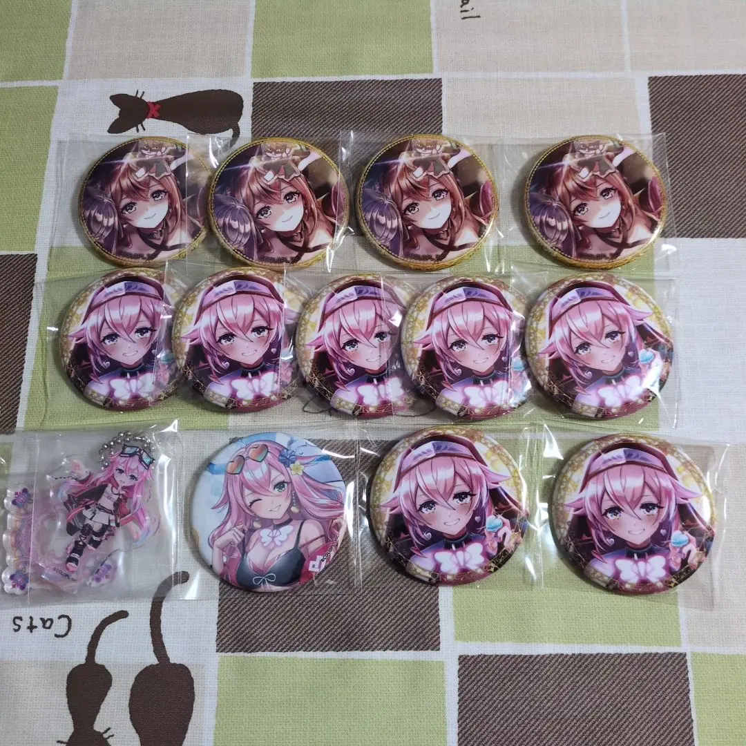 Thumbnail of White Cat Project Mitra Can Badge & Acrylic Stand Set