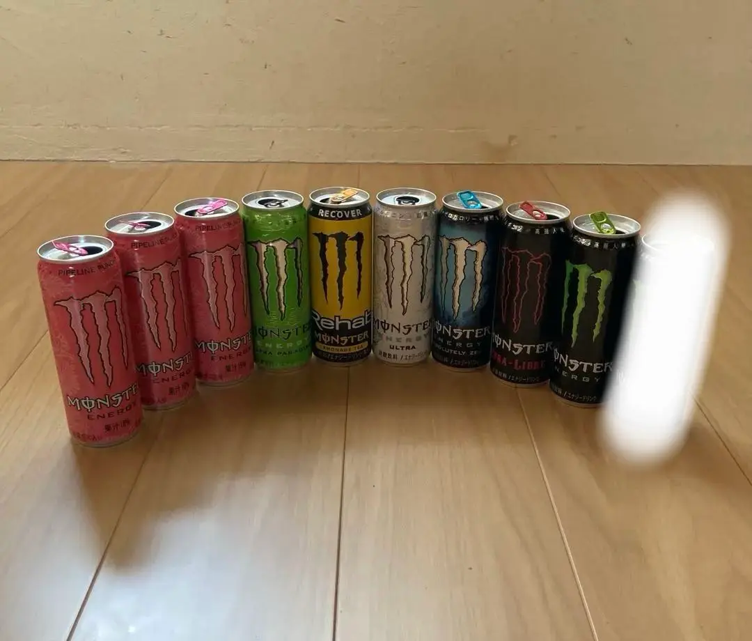 モンスター空き缶 Monster Energy 空缶 10缶セット おまけ付き - メルカリ