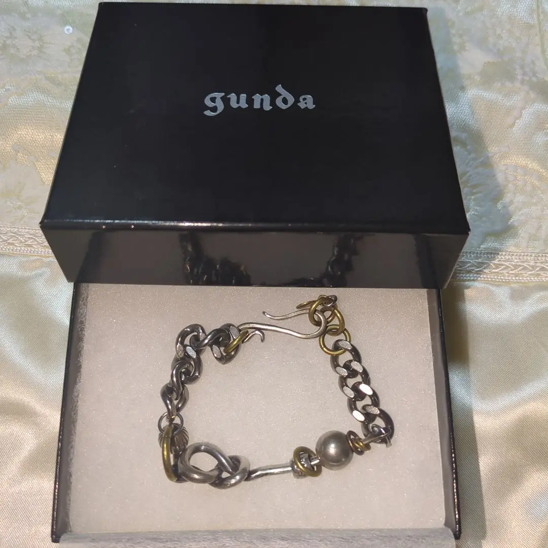 gunda のステルスフープピアス シルバー マットブラック hyde着￼ 2025年最新】gunda ステルスの人気アイテム - メルカリ