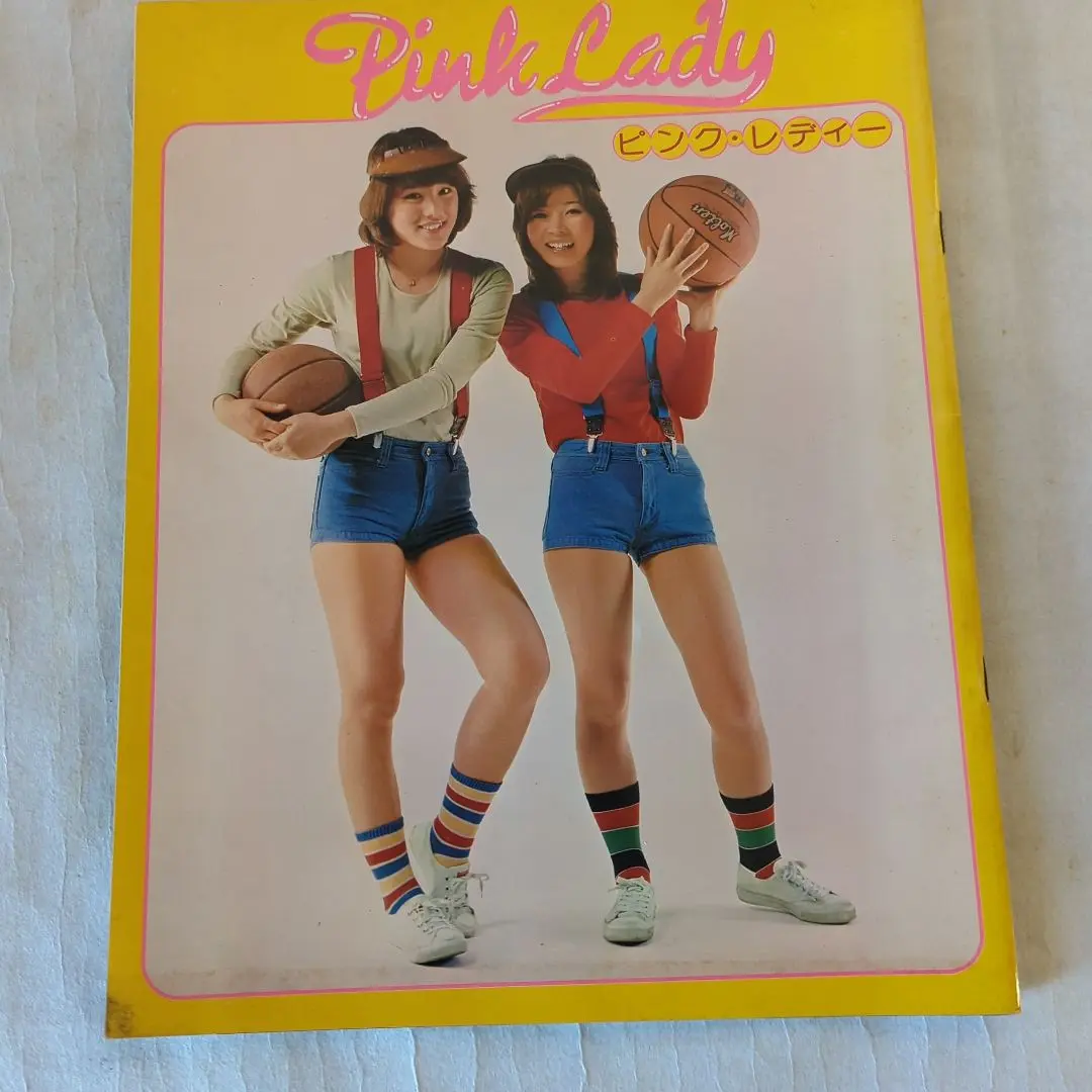 ● 良品 ピンクレディ 雑誌セット 直筆サイン ピンクレディ直筆サイン色紙 額付の通販 by kazuo777's shop｜ラクマ