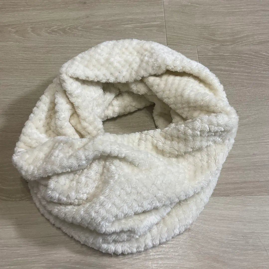 Thumbnail of White Ivory Polyester Snood