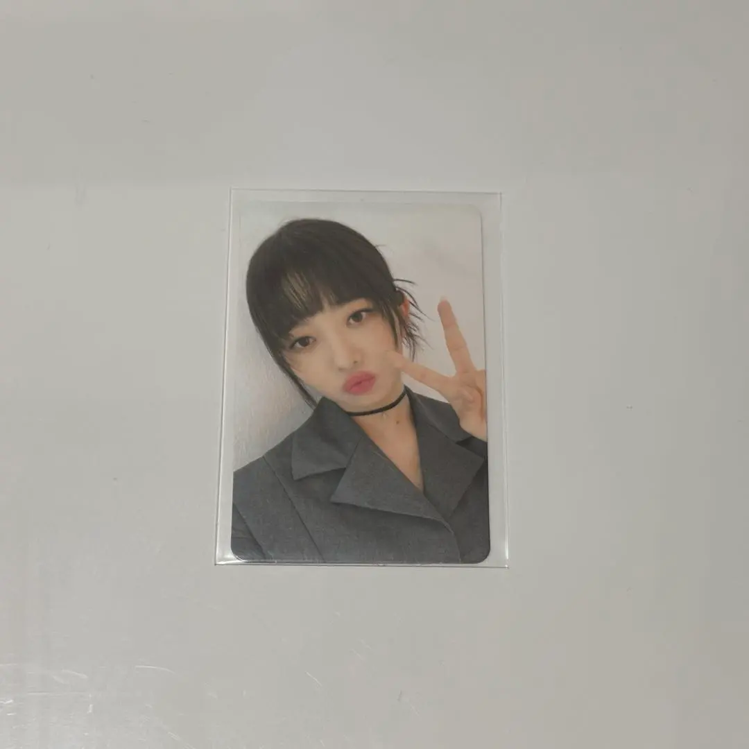 Thumbnail of IVE Rei trade card (photocard)