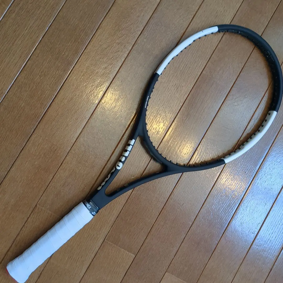 Amazon | Wilson Pro Staff 97 v13 Tennis Racquet (4 1/2