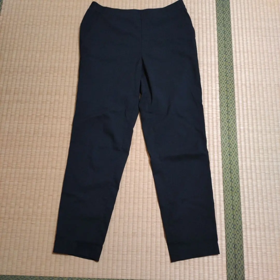 UNIQLO 黑色休閒褲 M 尺寸 的縮圖